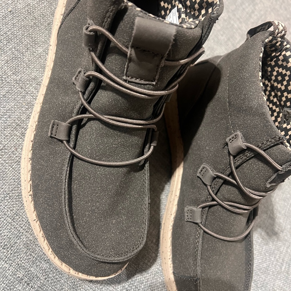 Hey Dude Women's dark grey  Lace Up Boots
Slip on easy